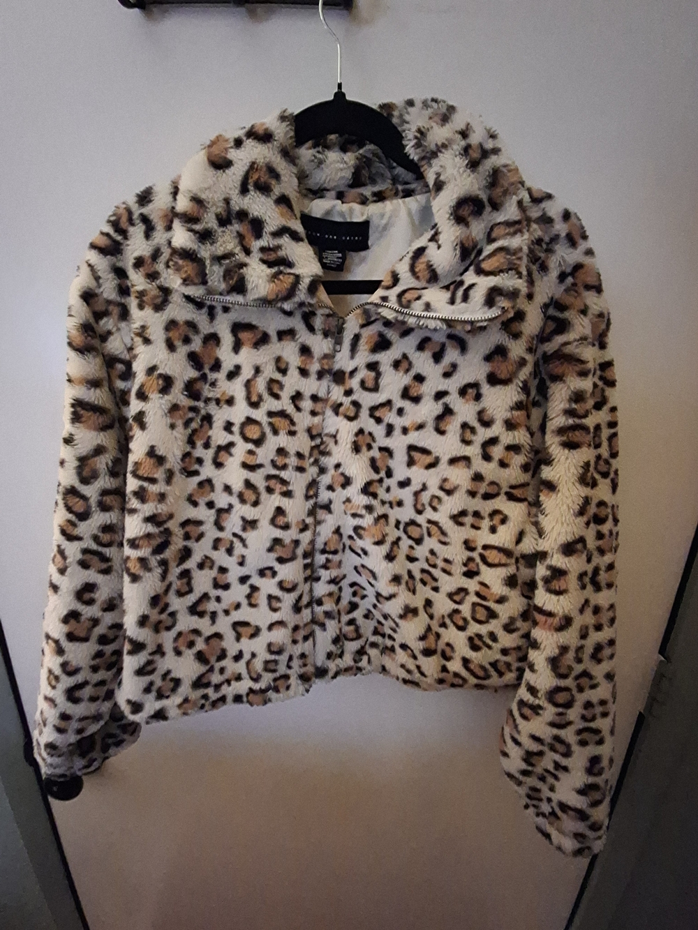 PINK Victoria's Secret "Know One Cares" Faux Fur Leopard Crop Jacket size L